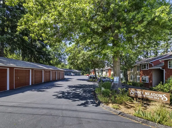 11990 SW Corby Dr APT 12, Portland, OR 97225