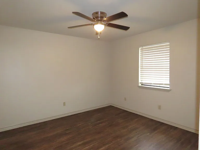 705 Kelli — Photo 19