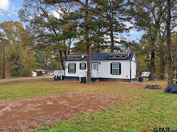 3rd image of 4801 Woodcastle Dr