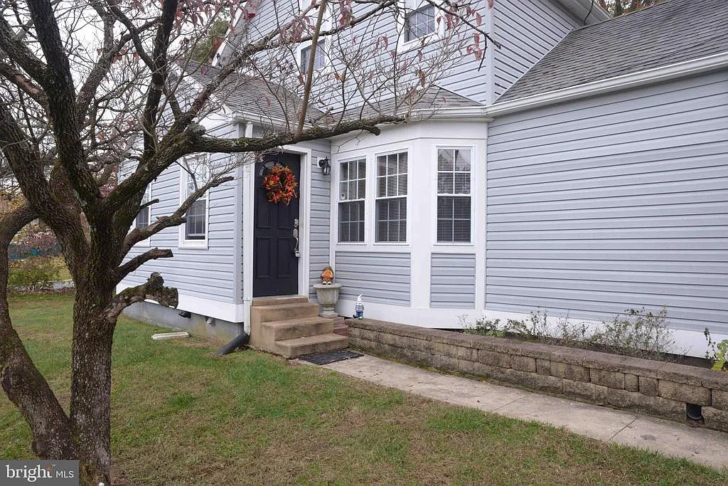 6019 Sarvis Ave photo 1