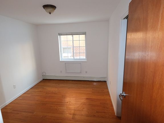 5th image of 2054 Bogart Ave