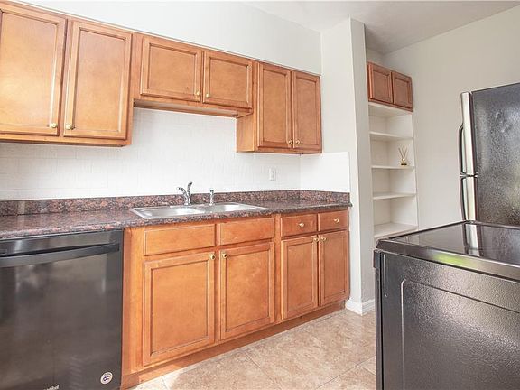 4th image of 3608 Corrine Dr