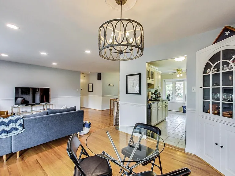 4704 Lance Ct — Photo 13