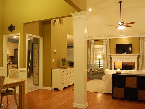 3rd image of 49 Mosswood Trl