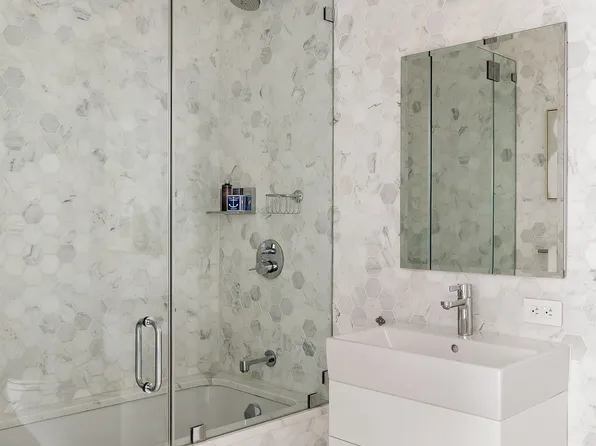 325 West Broadway image 11 of 20