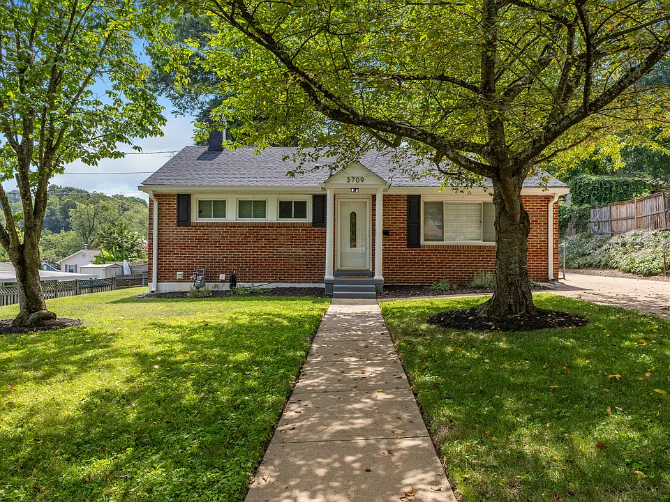 3709 Heather Ct