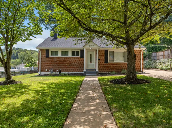 3709 Heather Ct, Alexandria, VA 22310