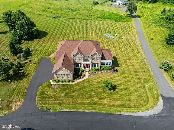 5th image of 19575 Rothbury Ln