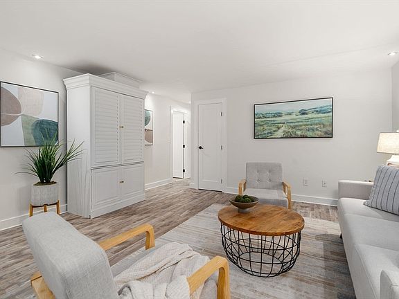 5th image of 10 Chapel Hill Dr APT 3