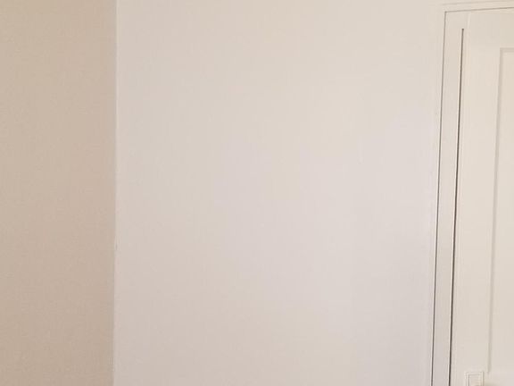 *Photos are of similar unit