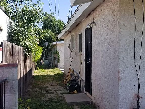 5th image of 1047 W 9th St