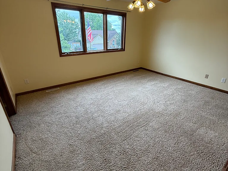 3864 Greenbriar Dr — Photo 17