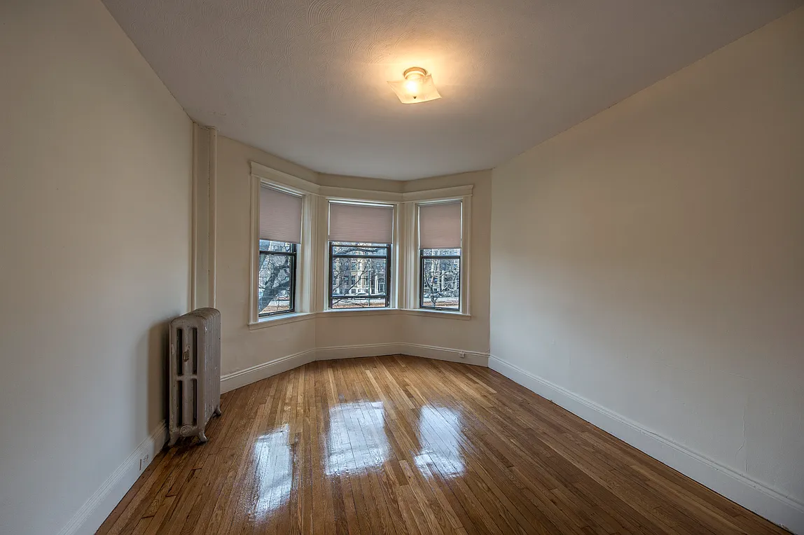 Studio, 350 sqft, $2,000 — Photo 4