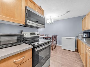 371 Ellesmere Ave #302, Burnaby, BC V5B3T1
