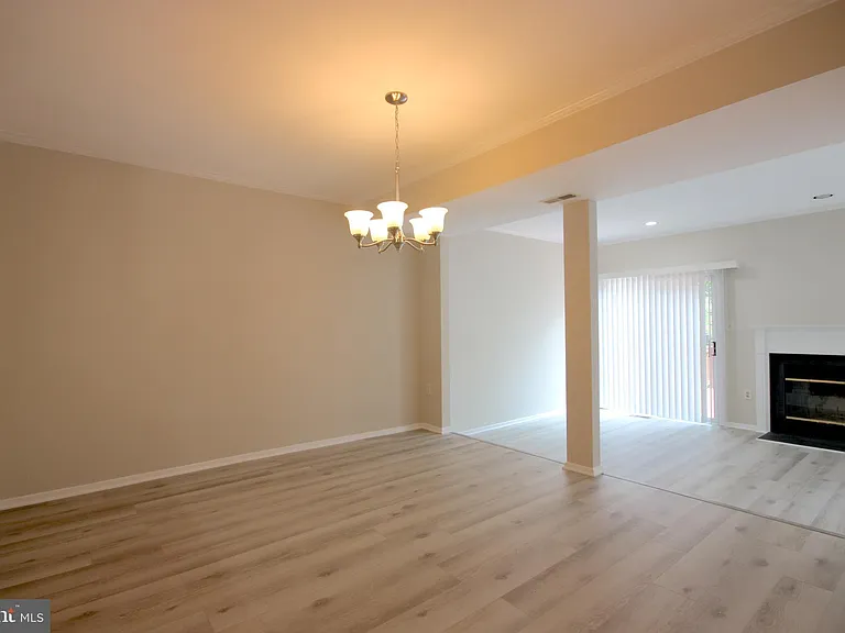 7782 Blueberry Hill Ln — Photo 10