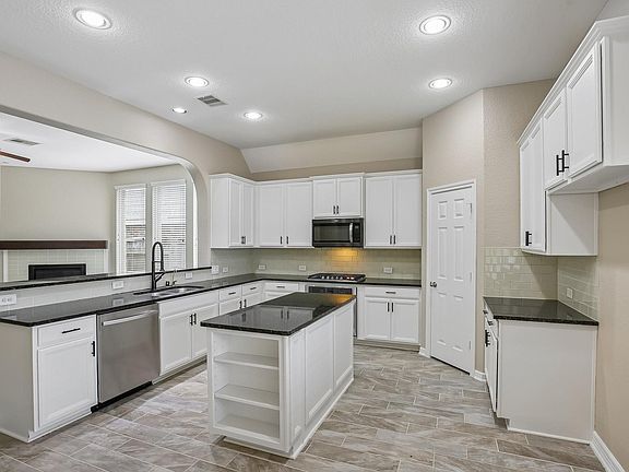 3rd image of 11022 Sarah Bluff Ln