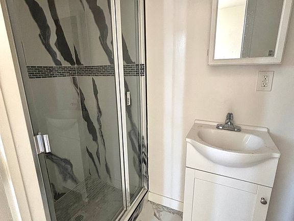 3rd image of 2905 Van Buren Pl Unit 1