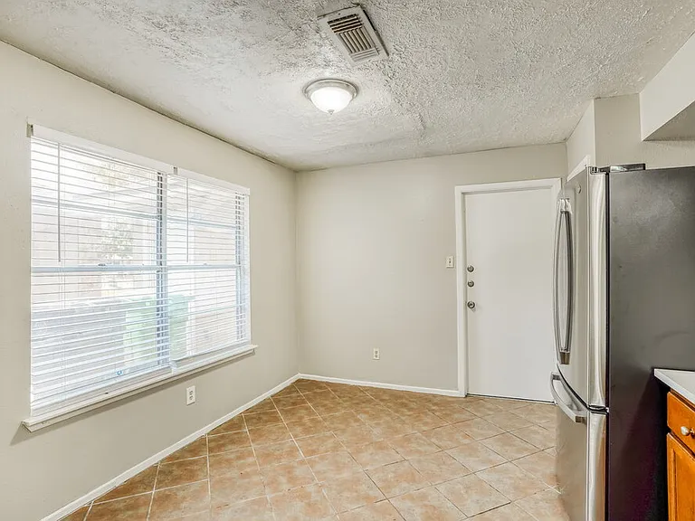 8403 Quail Burg Ln — Photo 7
