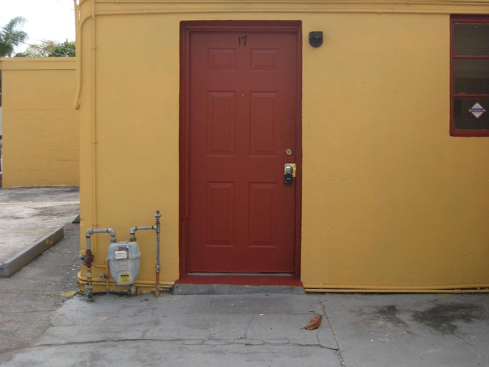 1st image of 1729 Moffett St APT 17