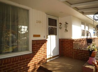 1305 W 4th St, Grandview, WA 98930