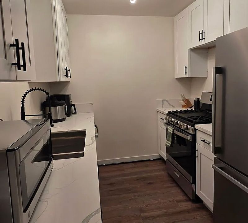 1st image of 1424 Hornblend St