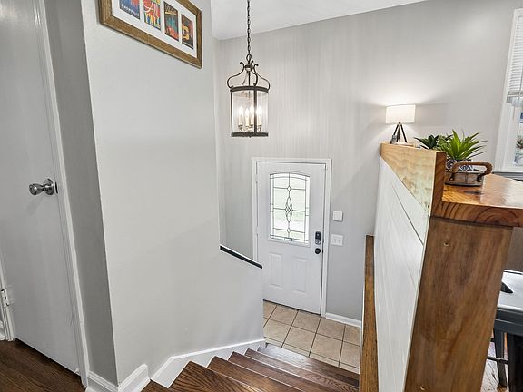 5th image of 632 Larchwood Dr
