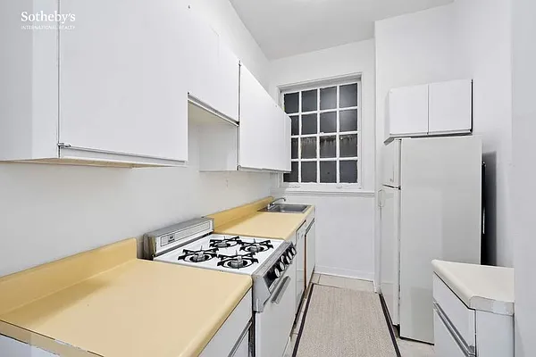 Sold by Sotheby's International Realty | media 8