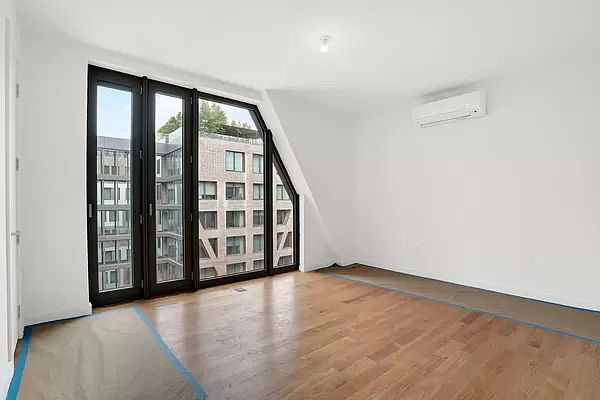 1st image of 54 Noll St #8029