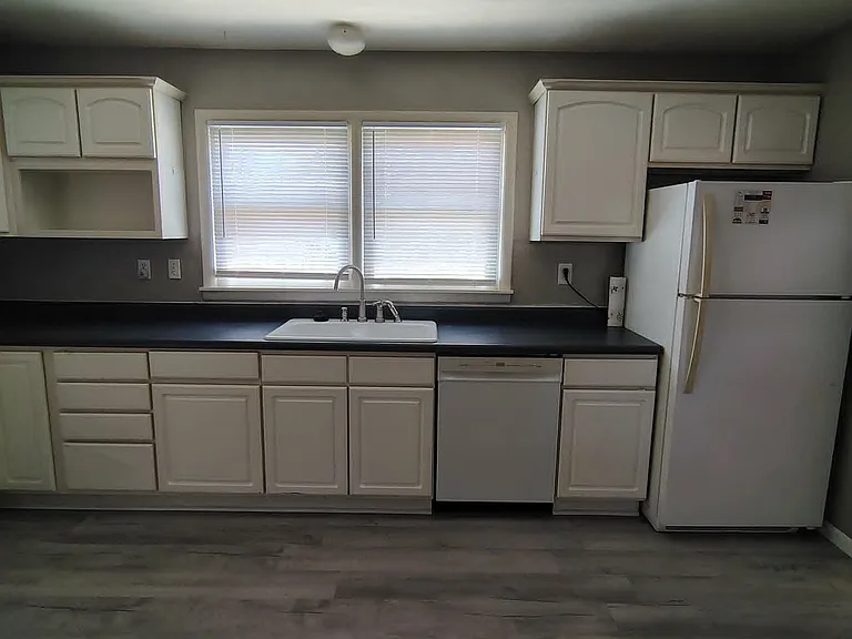 211 W High St #211 — Photo 21