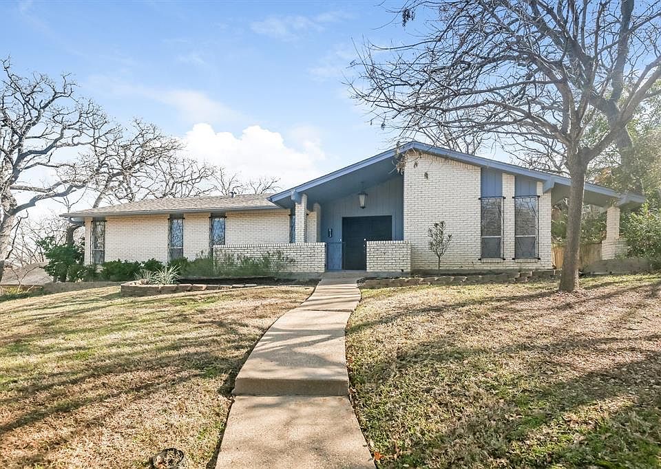 1st image of 813 Valley Oaks Ln