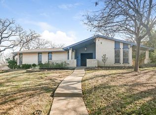 813 Valley Oaks Ln, Arlington, TX 76012
