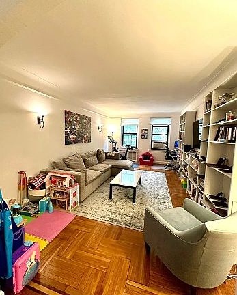 4th image of 405 E 72nd St APT 3A