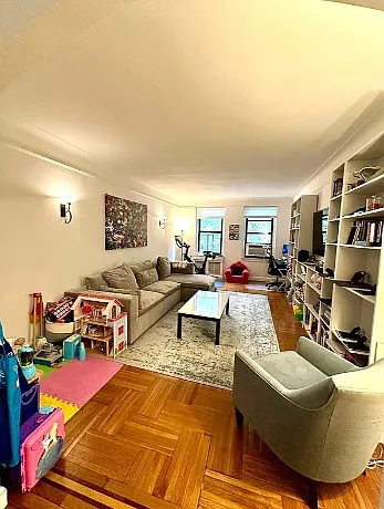 405 E 72nd St #3A — Photo 4