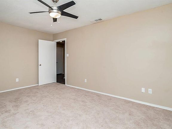 5th image of 2103 Plymouth Rock Dr