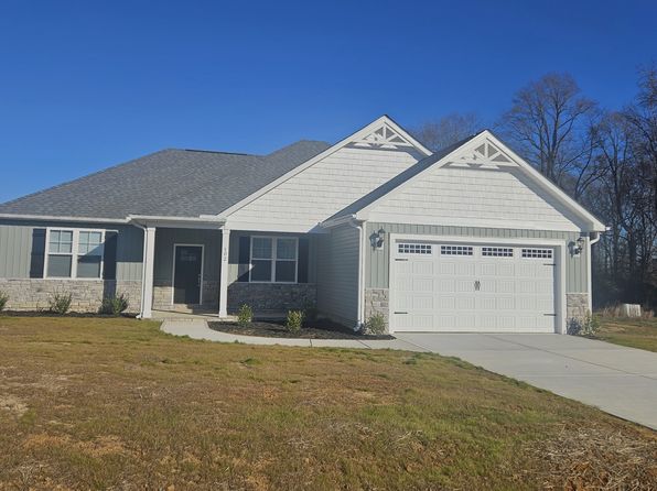 102 Baileys Pl