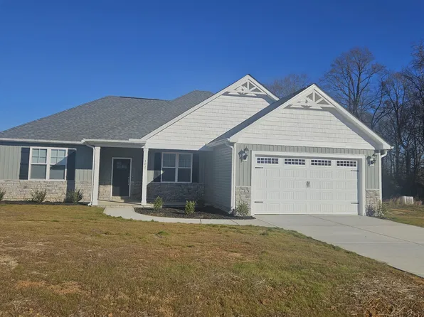 102 Baileys Pl, Pikeville, NC