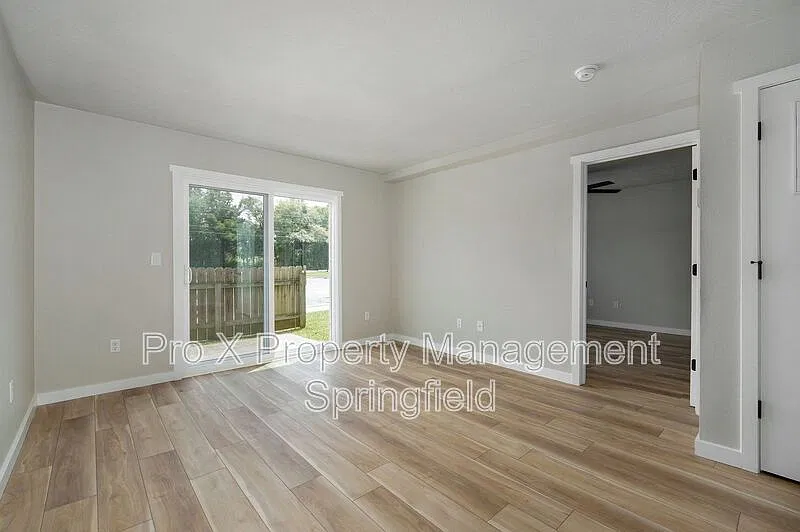 1 bed, 1.0 bath, $825 — Photo 4