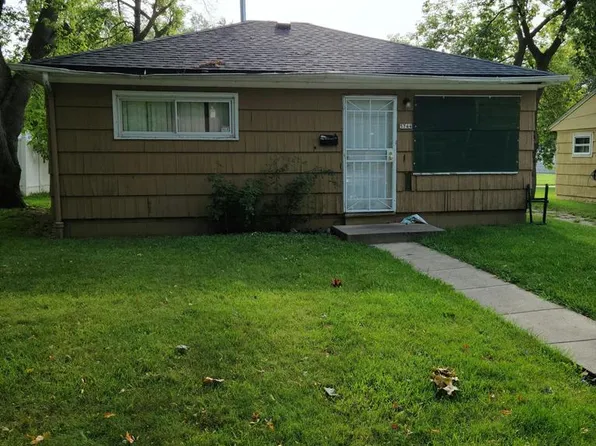 5744 North 61st STREET, Milwaukee, WI 53218