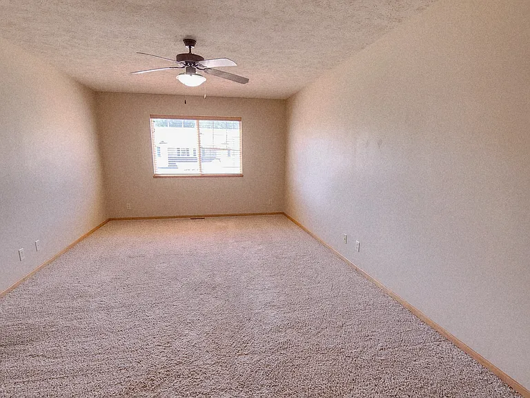 1818 Sawyer St — Photo 16