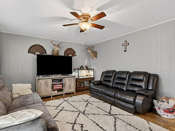 5th image of 19324 Woodland Hills Rd