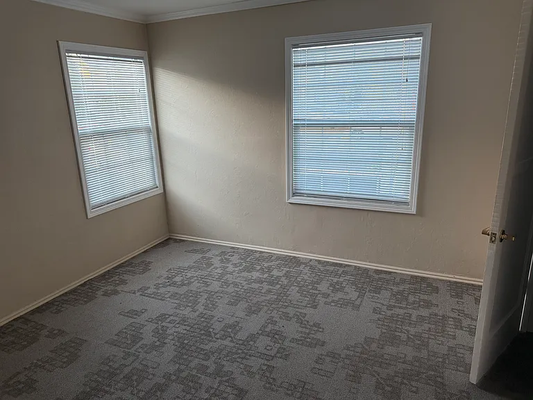 1822 Derby #1820 — Photo 3