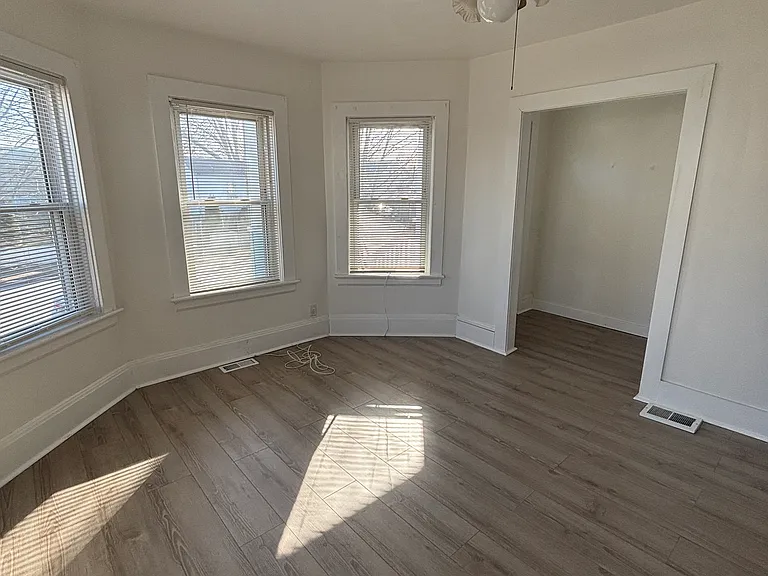 163 Laurens St #1 — Photo 4