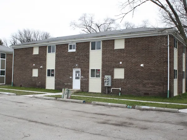304 Wilshire Dr, Sandwich, IL 60548