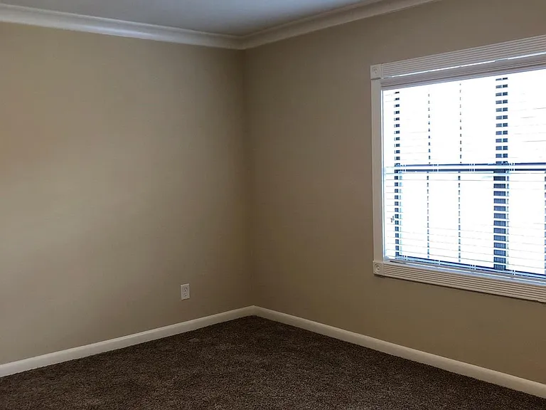 1442 Chamboard Ln — Photo 18