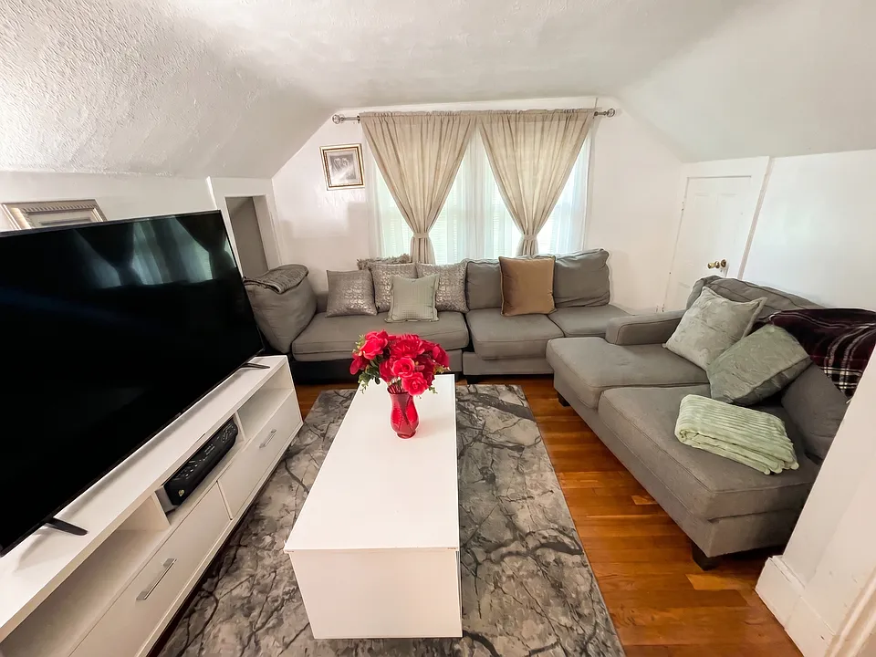 175 Coleman St #3