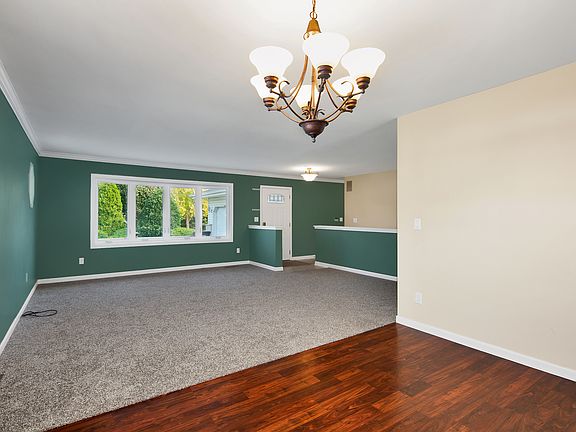2nd image of 1013 Stonegate Rd