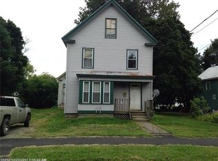 8 Bean St, Madison, ME 04950