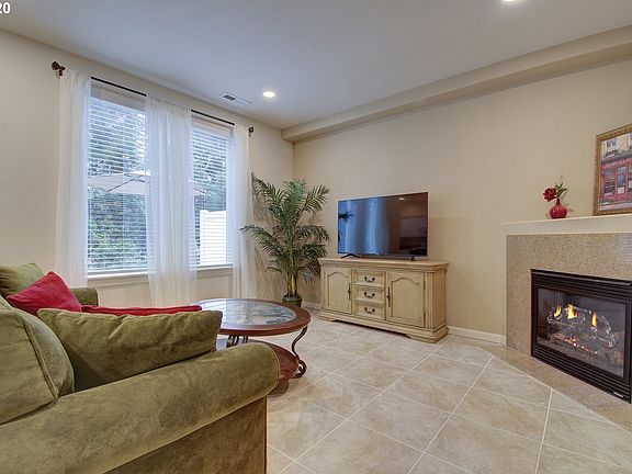 5th image of 8915 NE 40th Dr