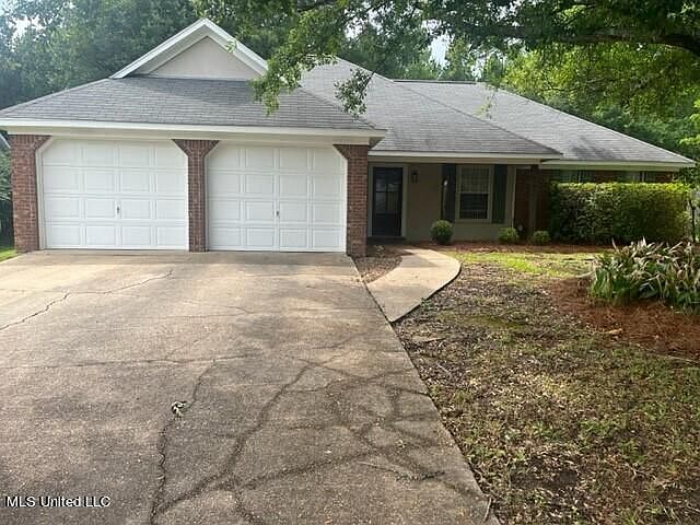 1st image of 129 Rockwood Dr