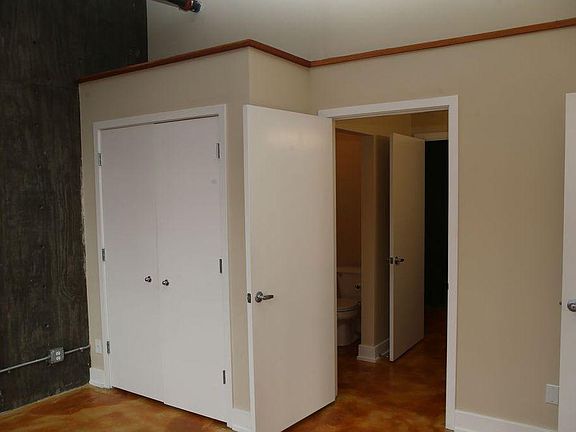 4th image of 81 Langton St Unit 4